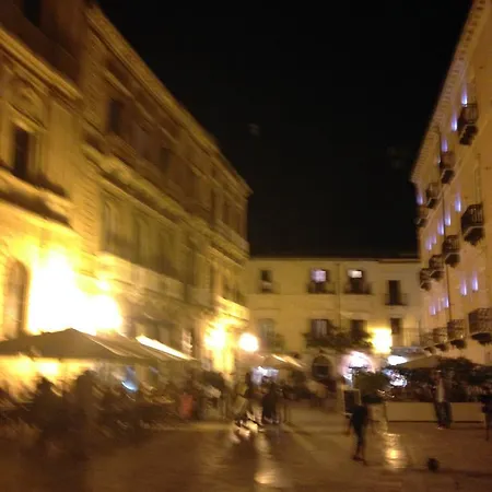 Villa G.giuliano Floridia